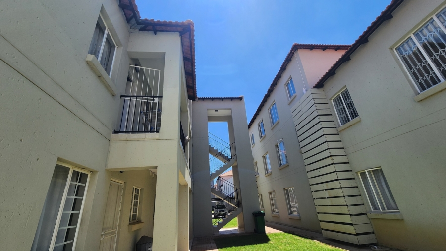 To Let 2 Bedroom Property for Rent in Waterberry Estate North West